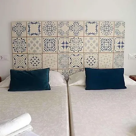 فندق Hotel Calpe كاليبي